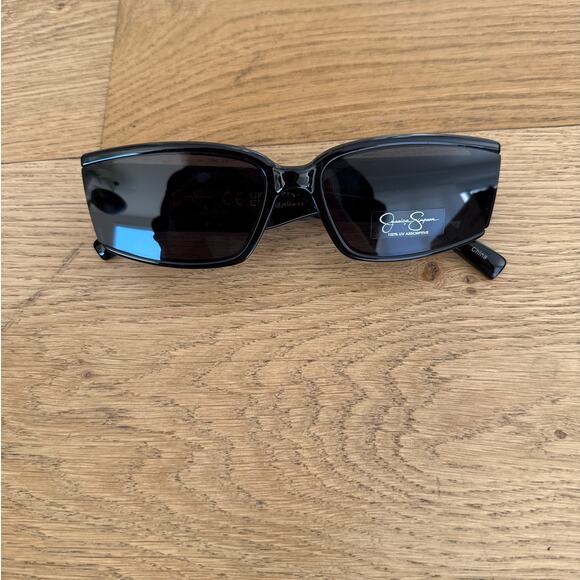 Jessica Simpson - Modern Rectangular Sunglasses in Black & Gold - Picture 1 of 4